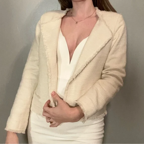 Club Monaco Ivory Blazer with fringe. - Picture 3 of 9